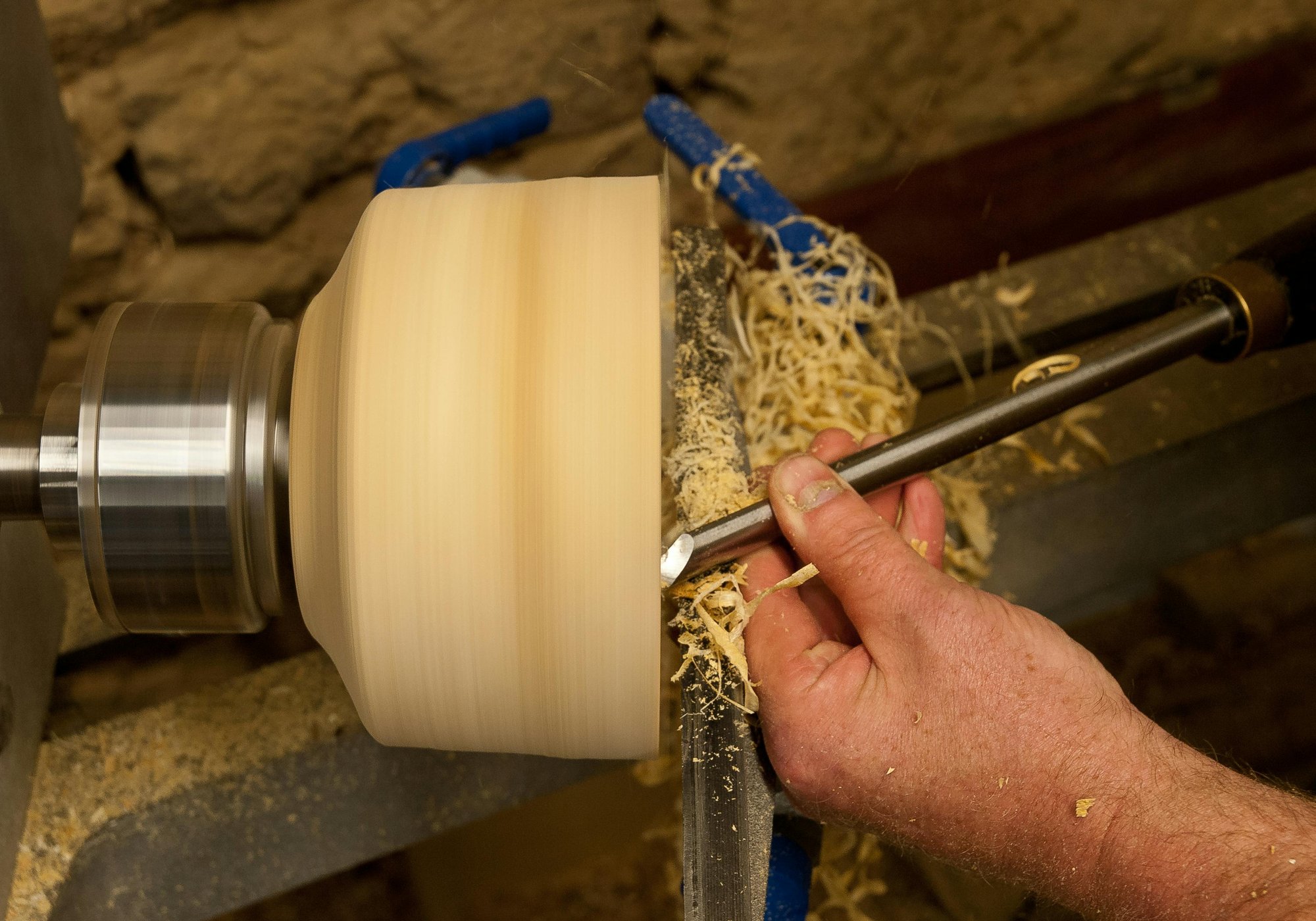free-photo-of-man-hand-grinding-wood